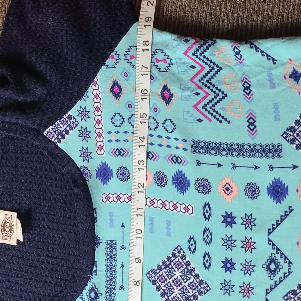 Rods Southwestern Design Top - Picture 9 of 12